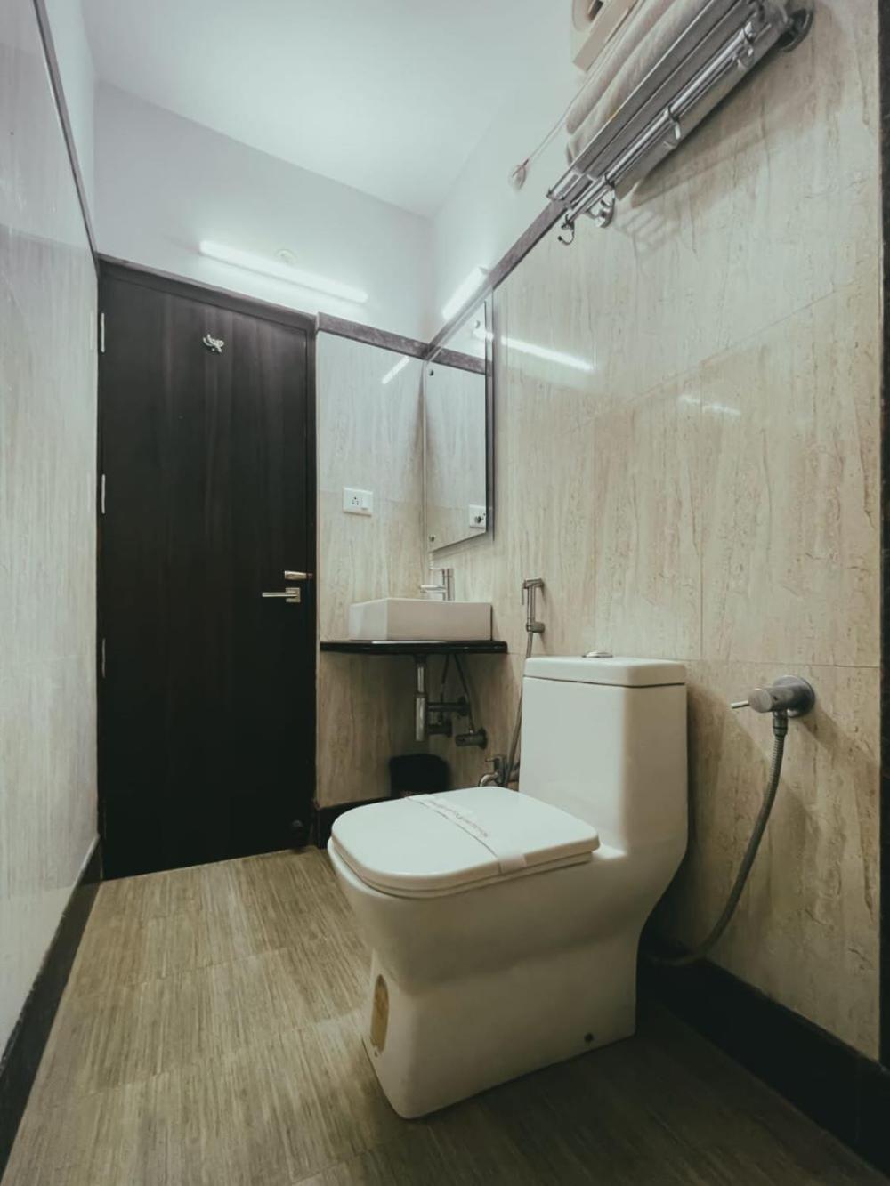 ורנאסי Hotel S L E Residency מראה חיצוני תמונה