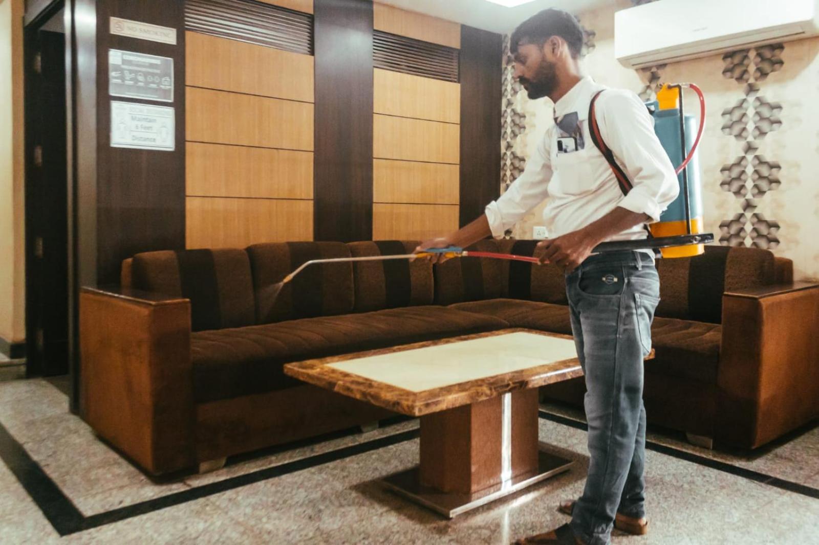 ורנאסי Hotel S L E Residency מראה חיצוני תמונה
